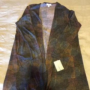 Lularoe NWT Large SARAH.  Beautiful Pattern